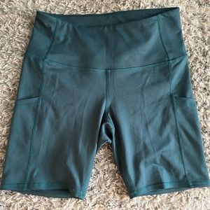 Zella Bike Shorts w pockets